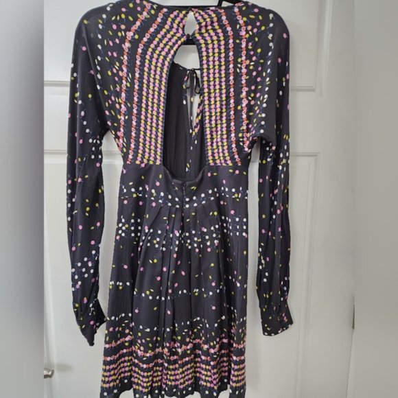 ! NWOT Free PPL Coryn Black Long Sleeve Tie Neck Open Back Mini Dress Size 2 ! - Picture 5 of 10